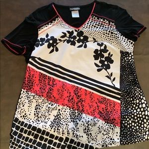 Cherokee Runway nursing’s scrub top M